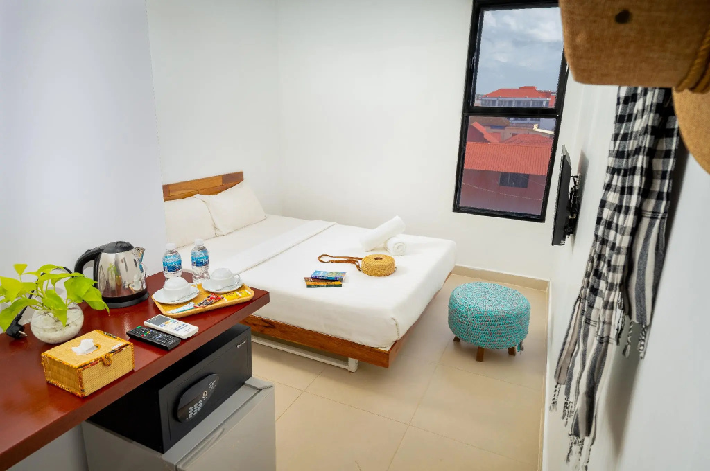 Standard Double room (full double bed)