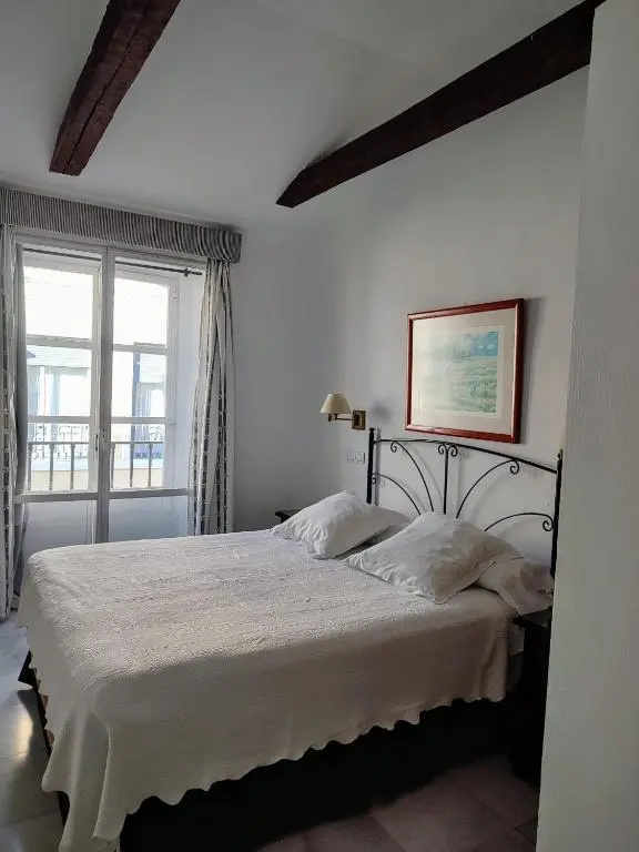 Double room (full double bed)