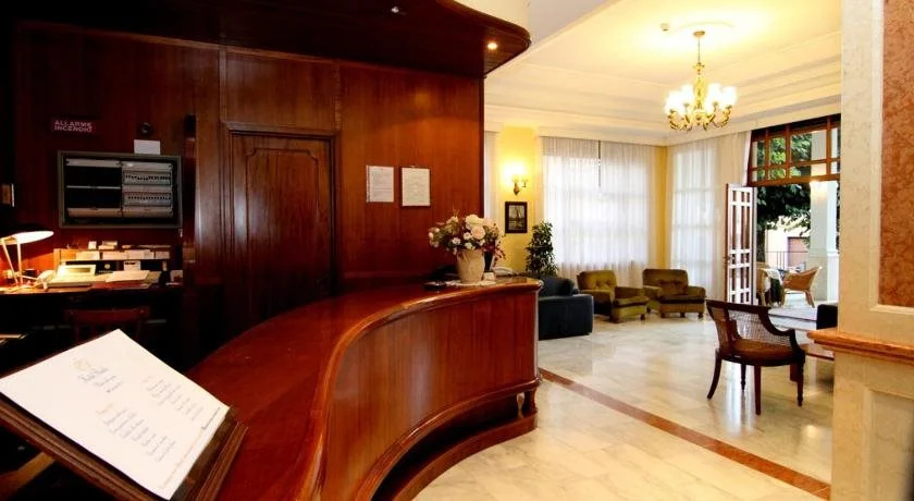 Lobby & Reception