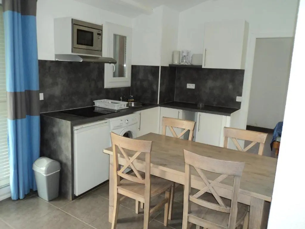 2 Bedrooms Villa