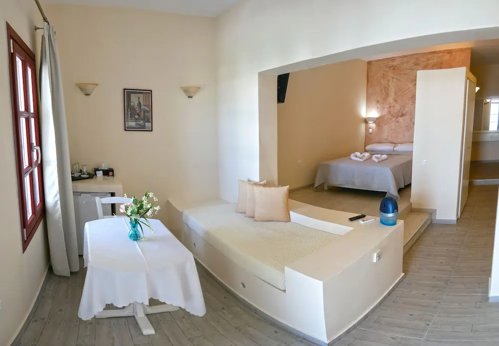 Standard Double room with garden view (full double bed)