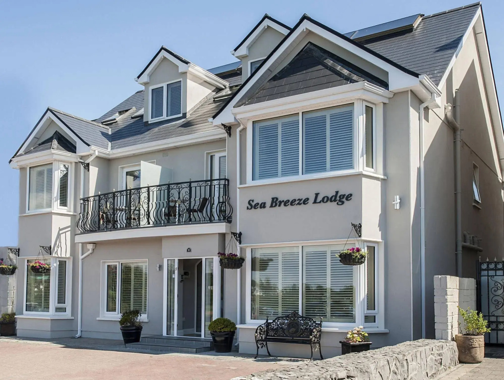 Sea Breeze Lodge B&B