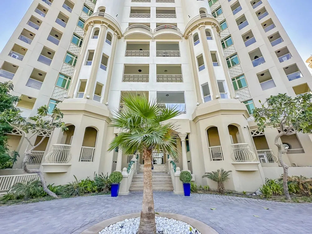 Short-stay at Al Haseer - 4 Beds Palm Holiday Apt