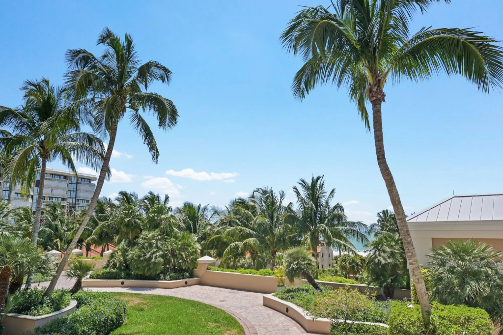 Beach & Waterfront