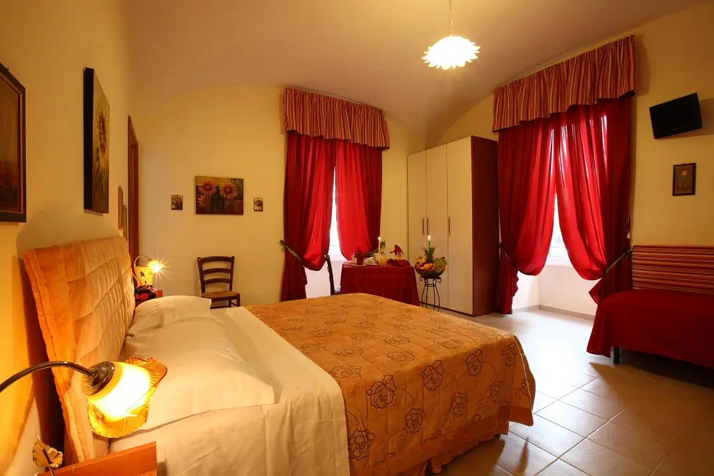 Standard Triple room