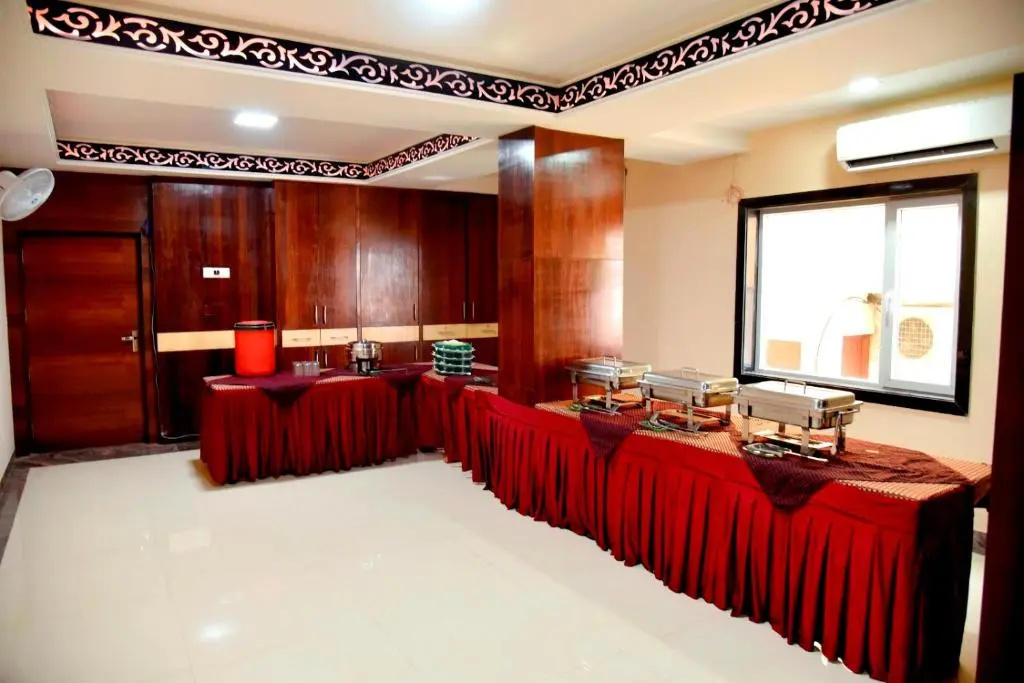 Hotel Simran Pride - Chambres