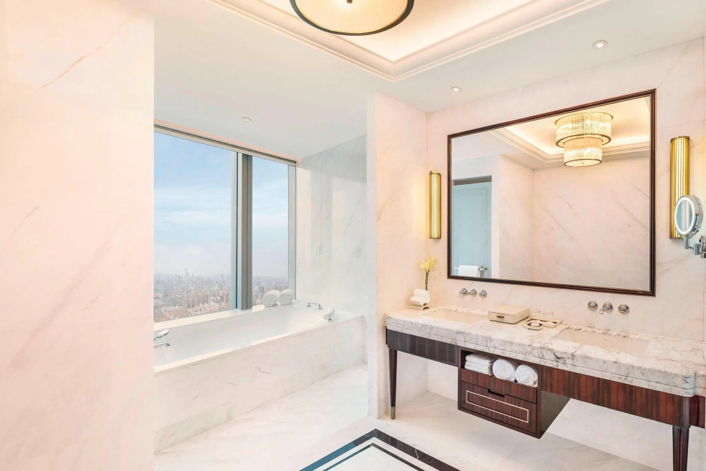 1 Bedroom Double Suite with city view (full double bed)