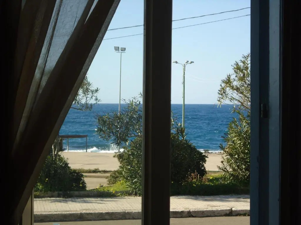 Standard Double room with sea view (full double bed)