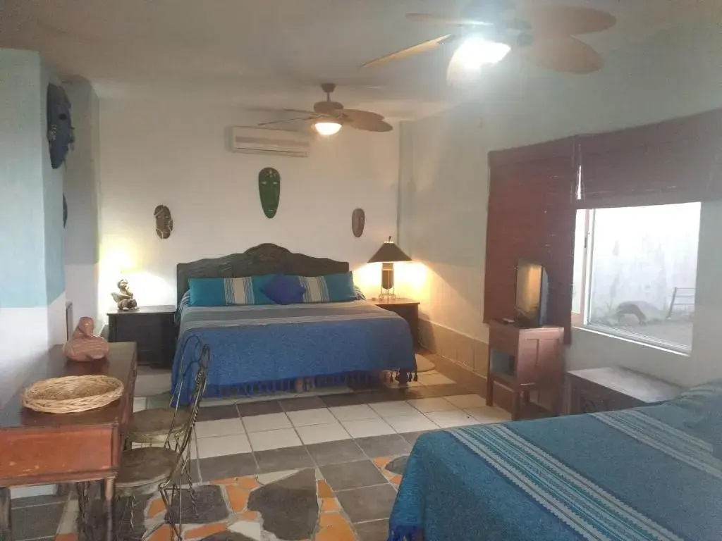 Double Suite with sea view (full double bed)