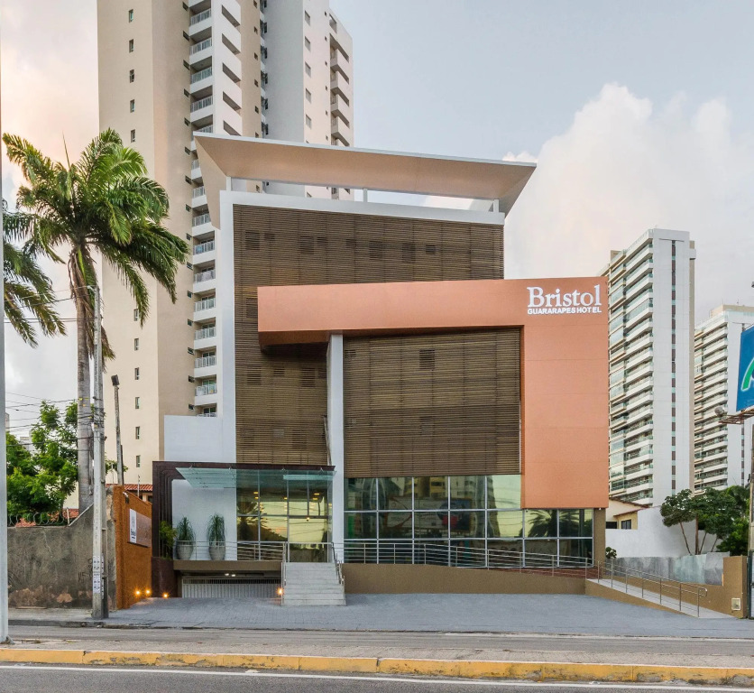 Bristol Guararapes Hotel — фото
