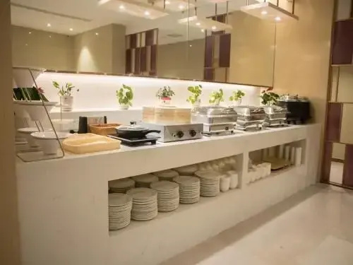 Food & Beverage