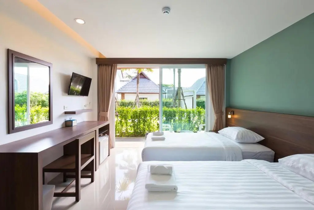Deluxe Double room with balcony (full double bed)