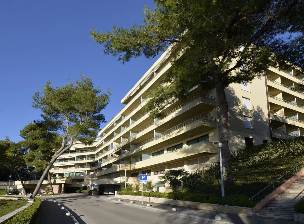 The Residence - Général