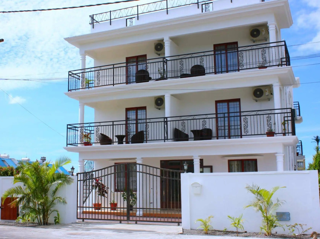 La Serenade Bed and Breakfast