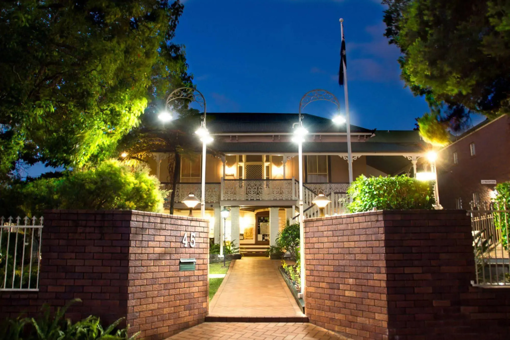 Aabon Apartments & Motel