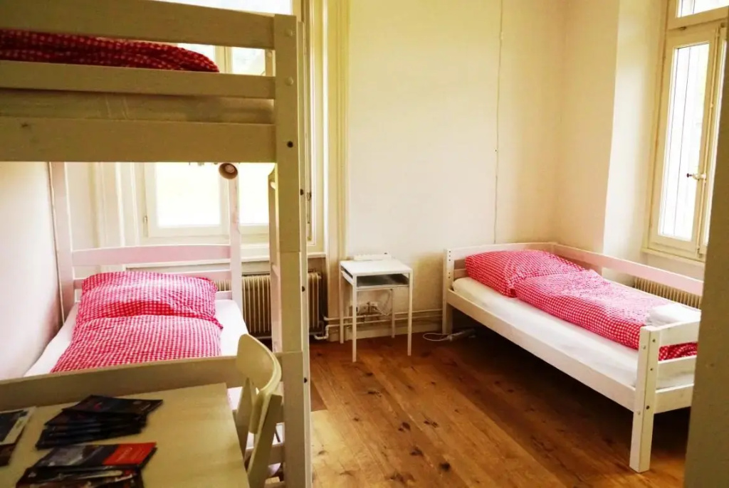 Standard Triple room