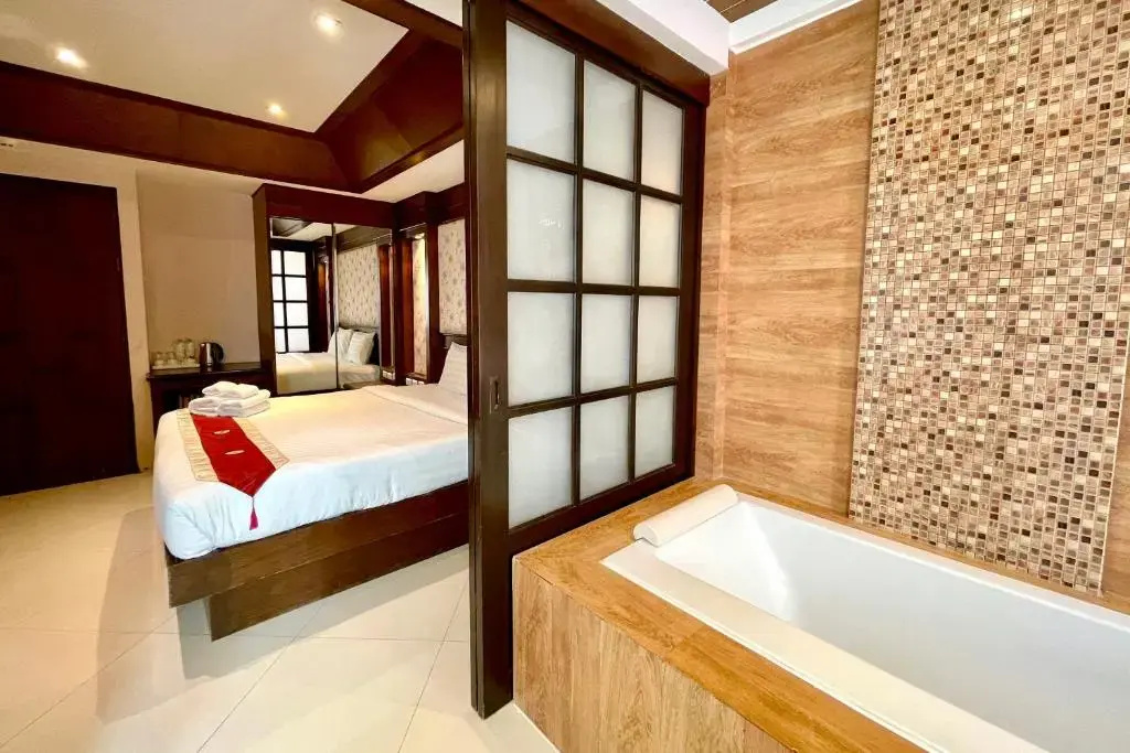 Rayaburi Hotel Patong - Chambres