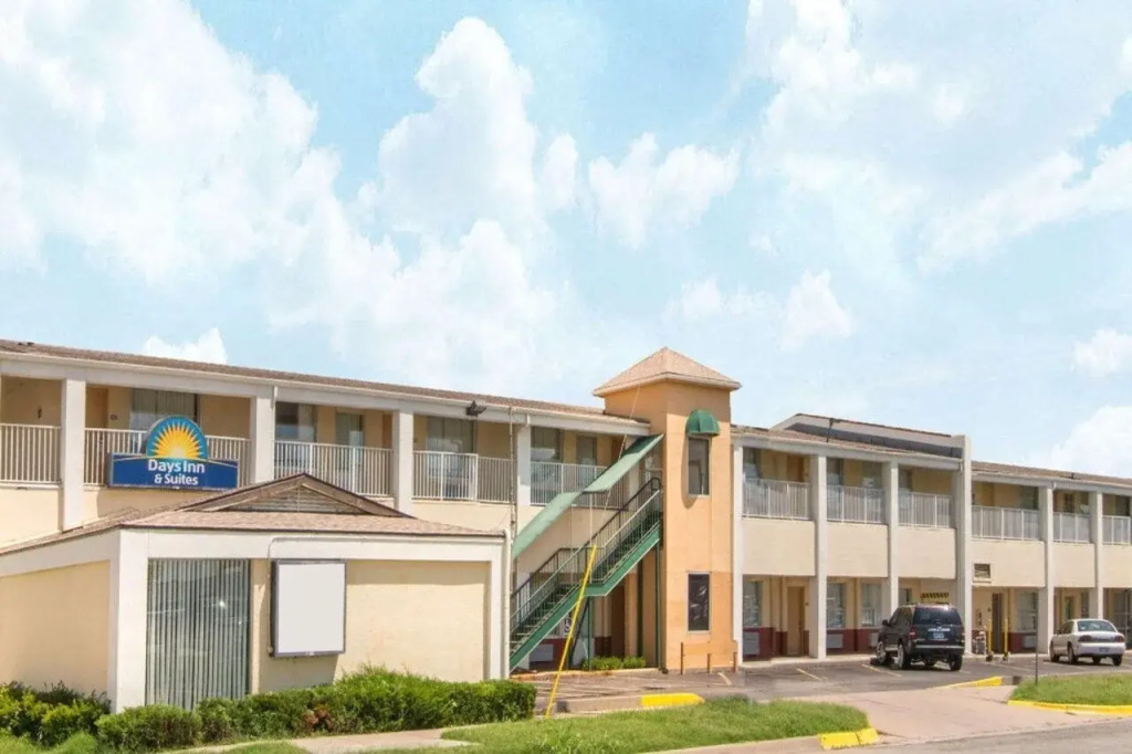 Blue Way Inn & Suites Wichita East