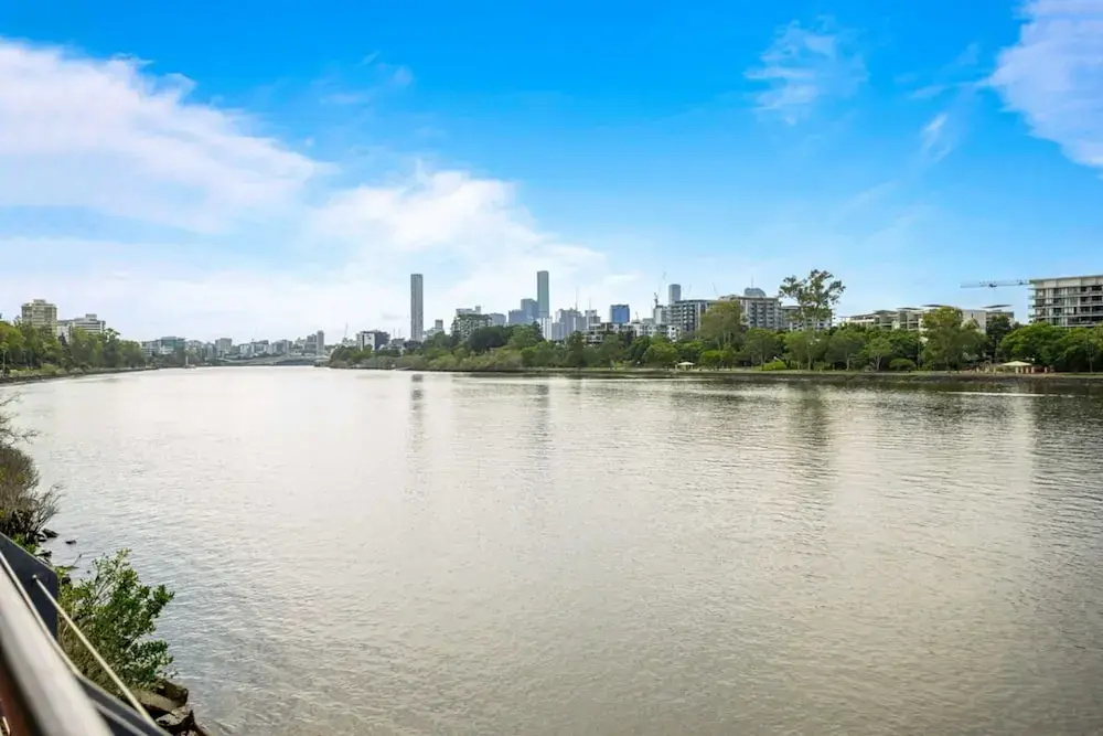 Spaciously Bright 1-bed Apartment