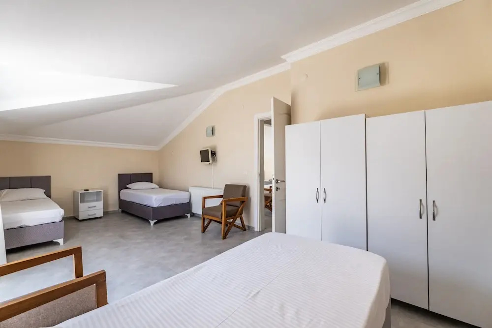 Economy room