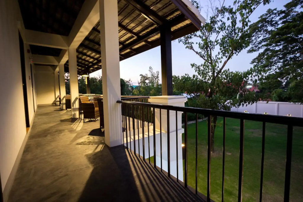 Balcony & Terrace