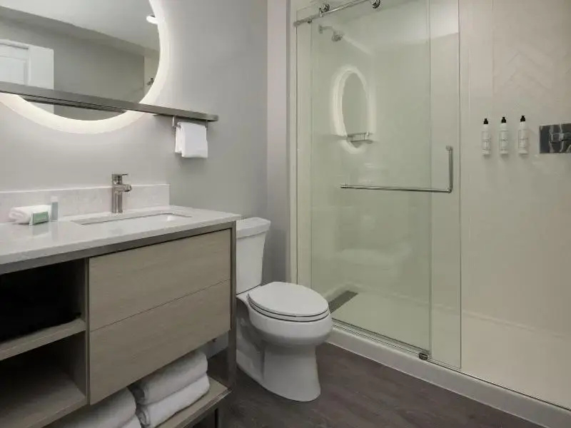 1 Bedroom Double Suite (full double bed)