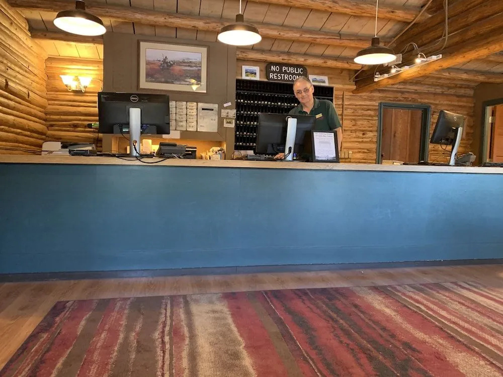 Lobby & Reception