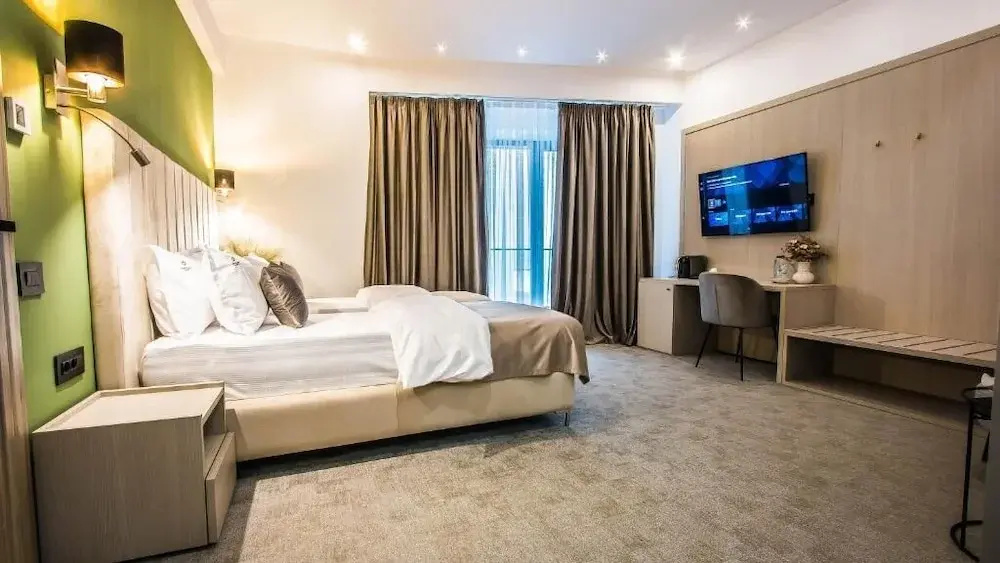 Deluxe Double room with balcony (twin beds)