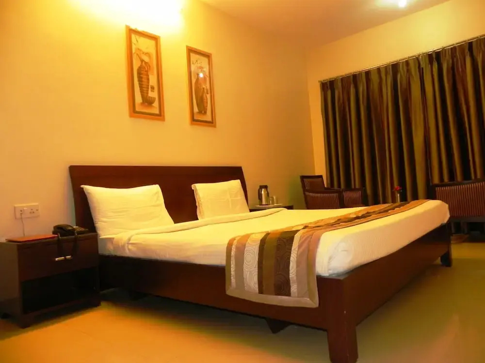 Deluxe Double Suite (full double bed)
