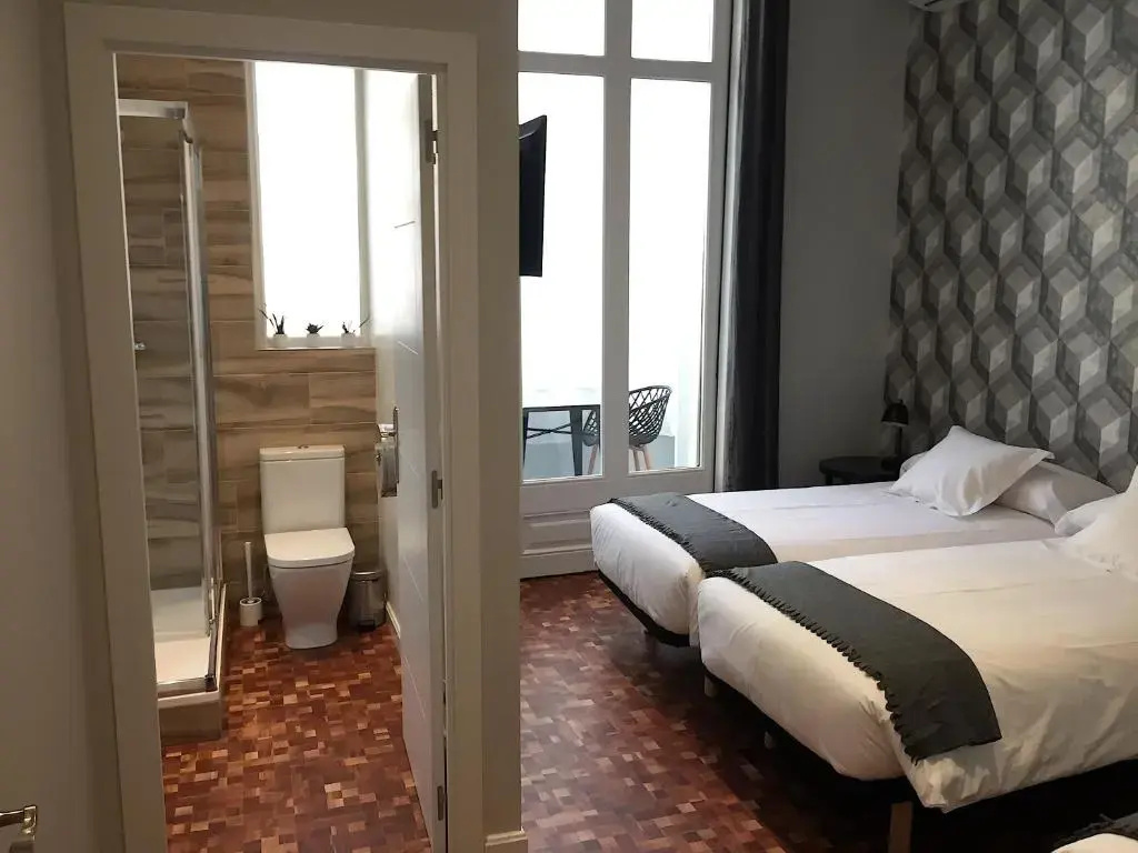 Standard Triple room
