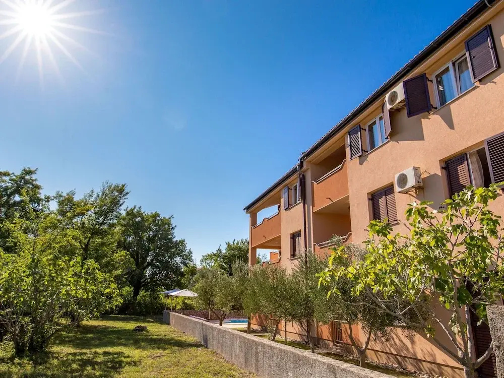 Tea ilo in ilo With 2 Bedrooms and 1 5 Bathrooms