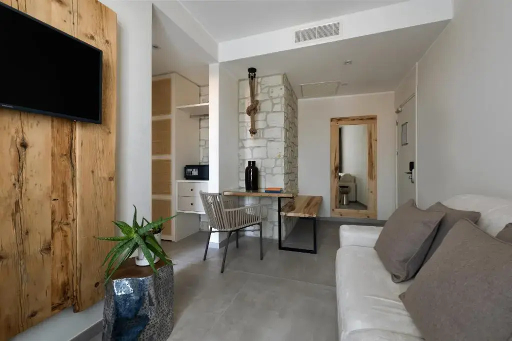 Deluxe Family room
