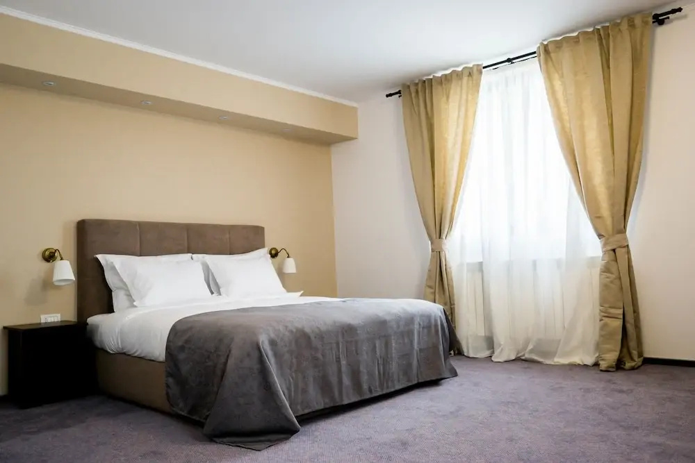 Superior Suite with park view