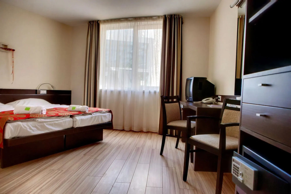 CE Plaza Hotel - Général
