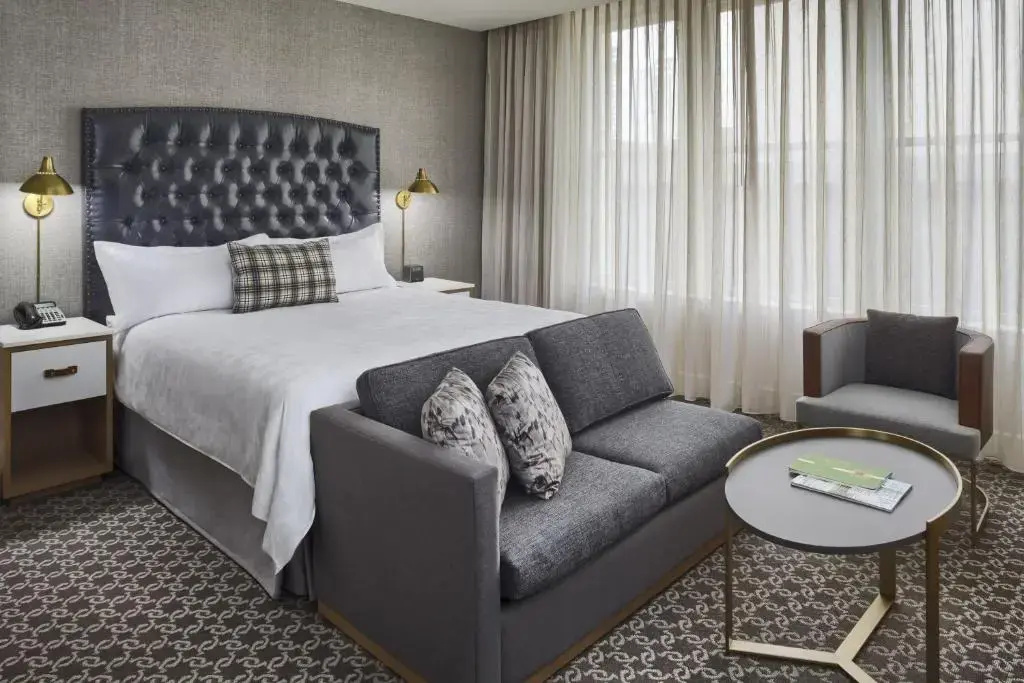 Deluxe Double room (full double bed)