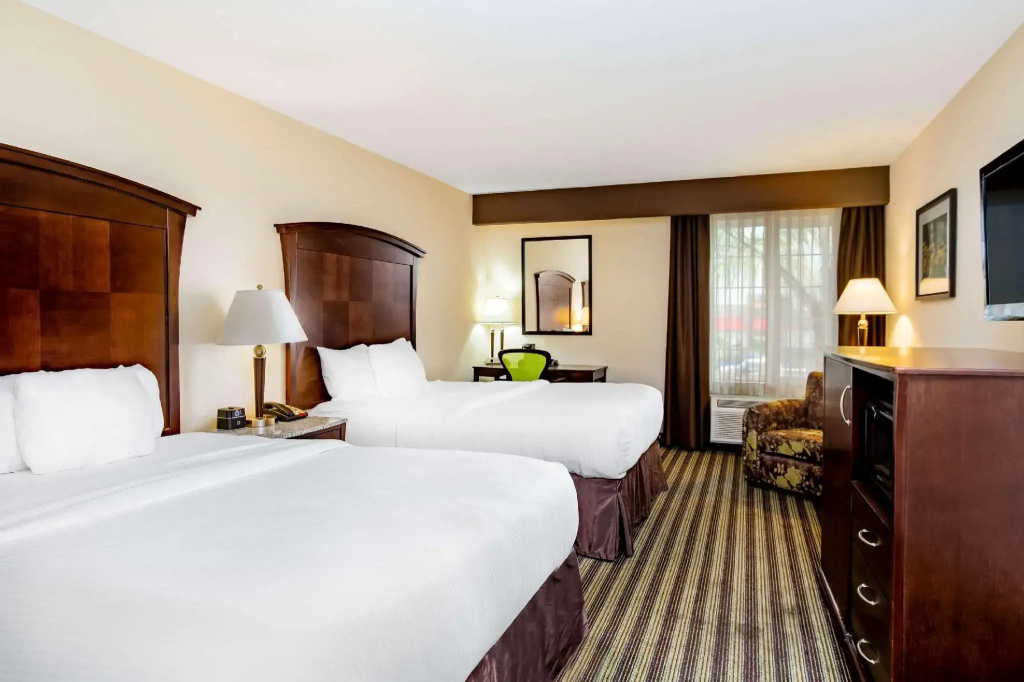 Standard Quadruple room