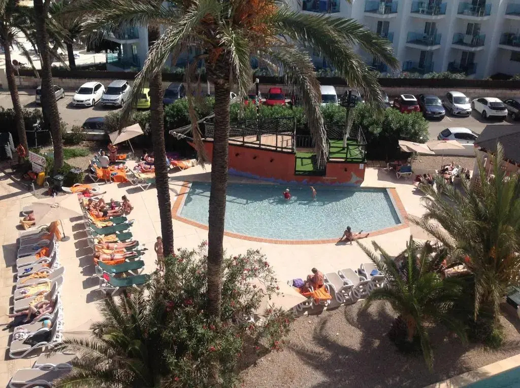 1 Bedroom Apartment with sea view