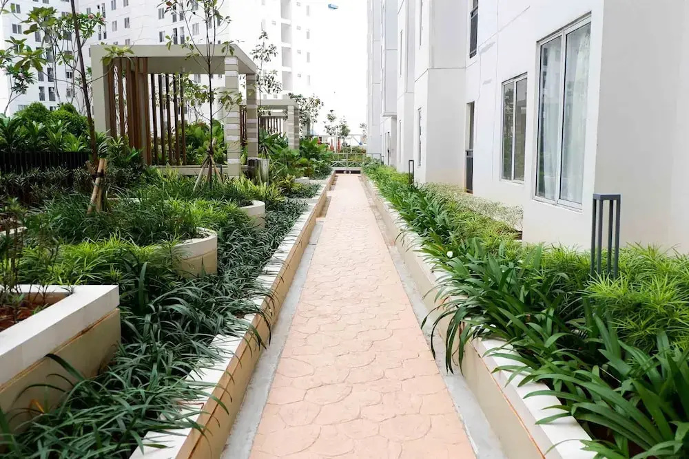 Minimalist and Warm 2BR Bassura City Apartment
