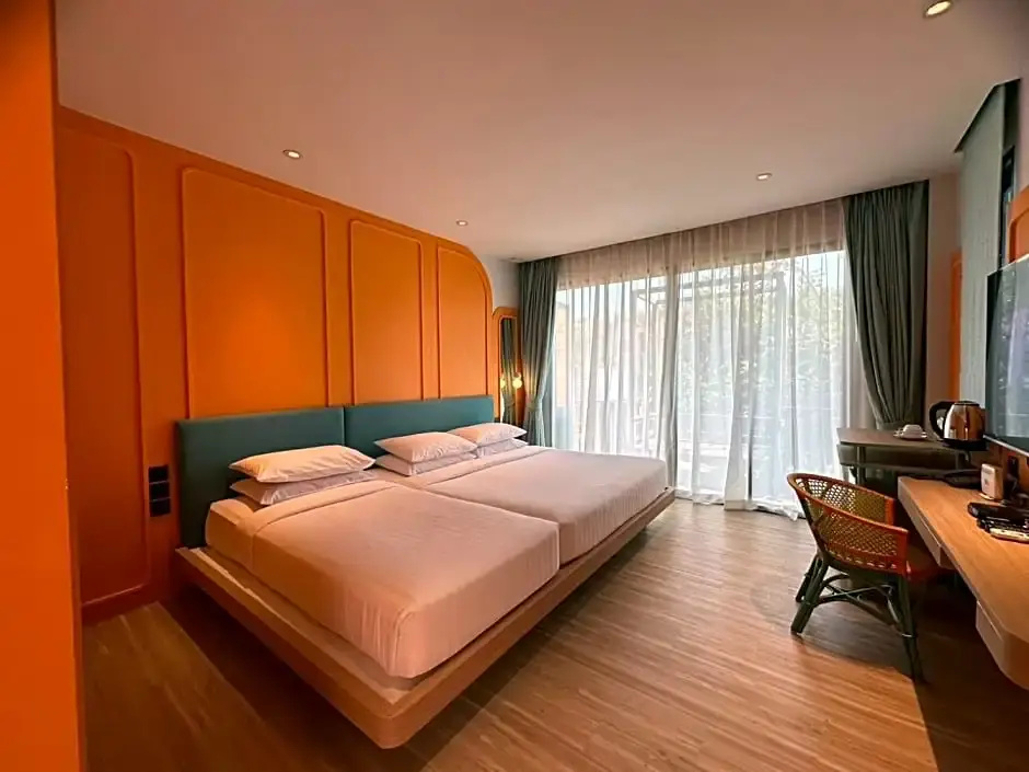 Deluxe Double room with balcony (full double bed)
