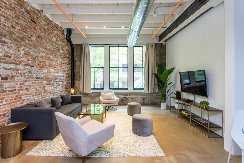 Inventors' Loft Stay in the Heart of All