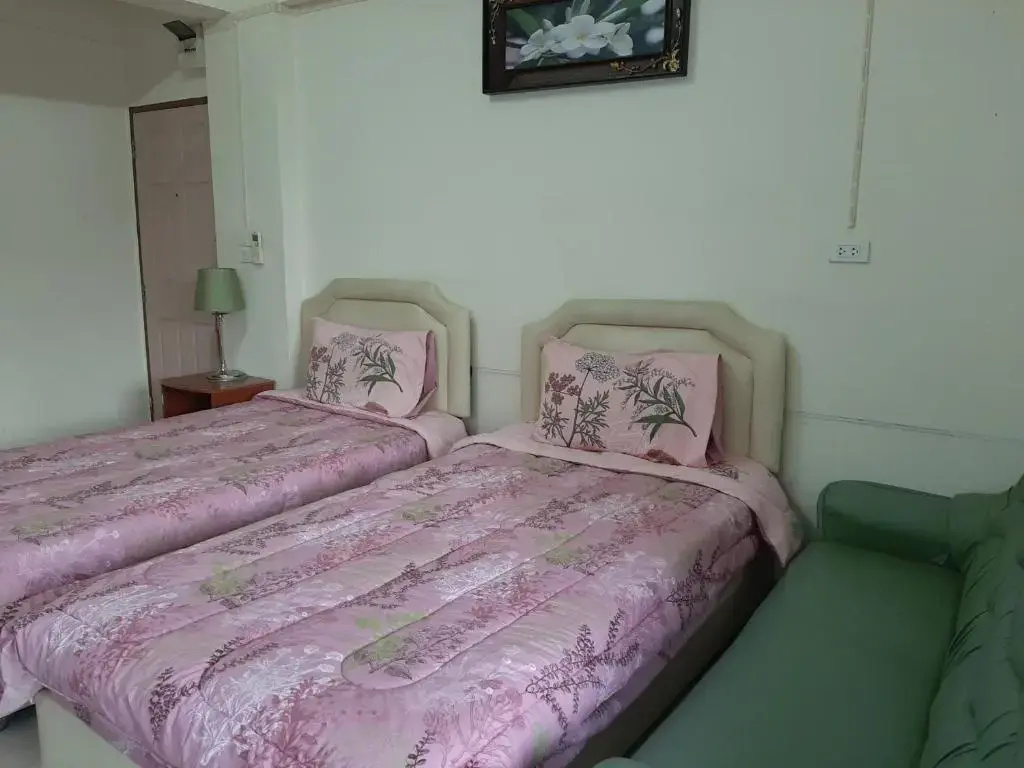 Economy Double room (twin beds)