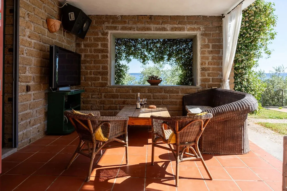 Olvietello With 3 Bedrooms and 3 Bathrooms