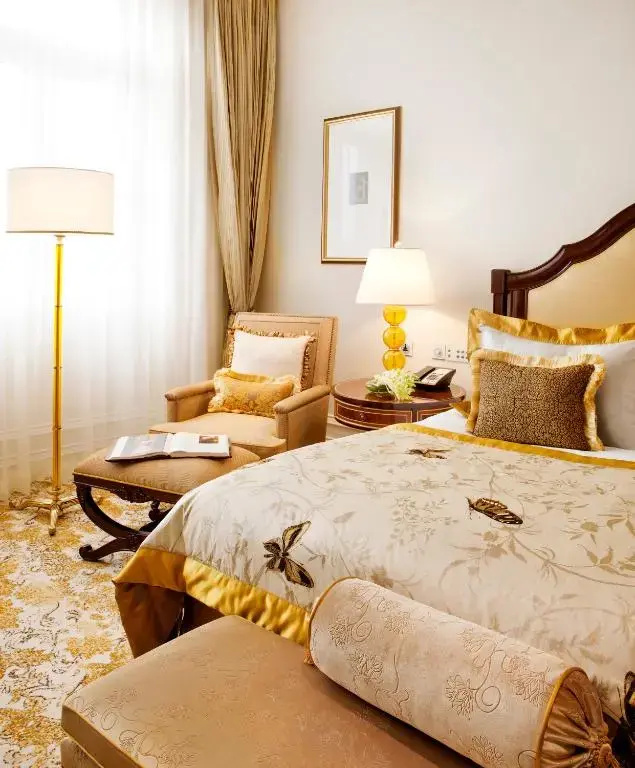 1 Bedroom Executive Suite with city view (transfer included)