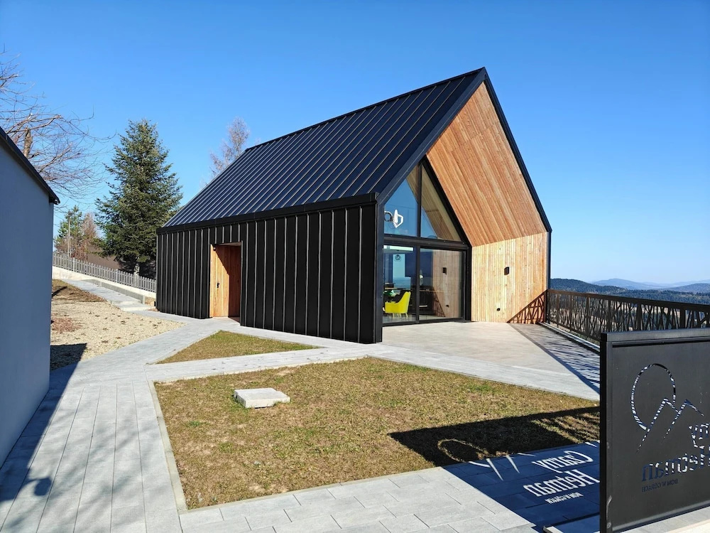 House With a Garden and a View of the Mountains