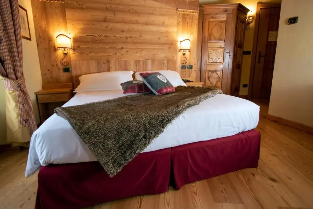 Standard Double room (full double bed)