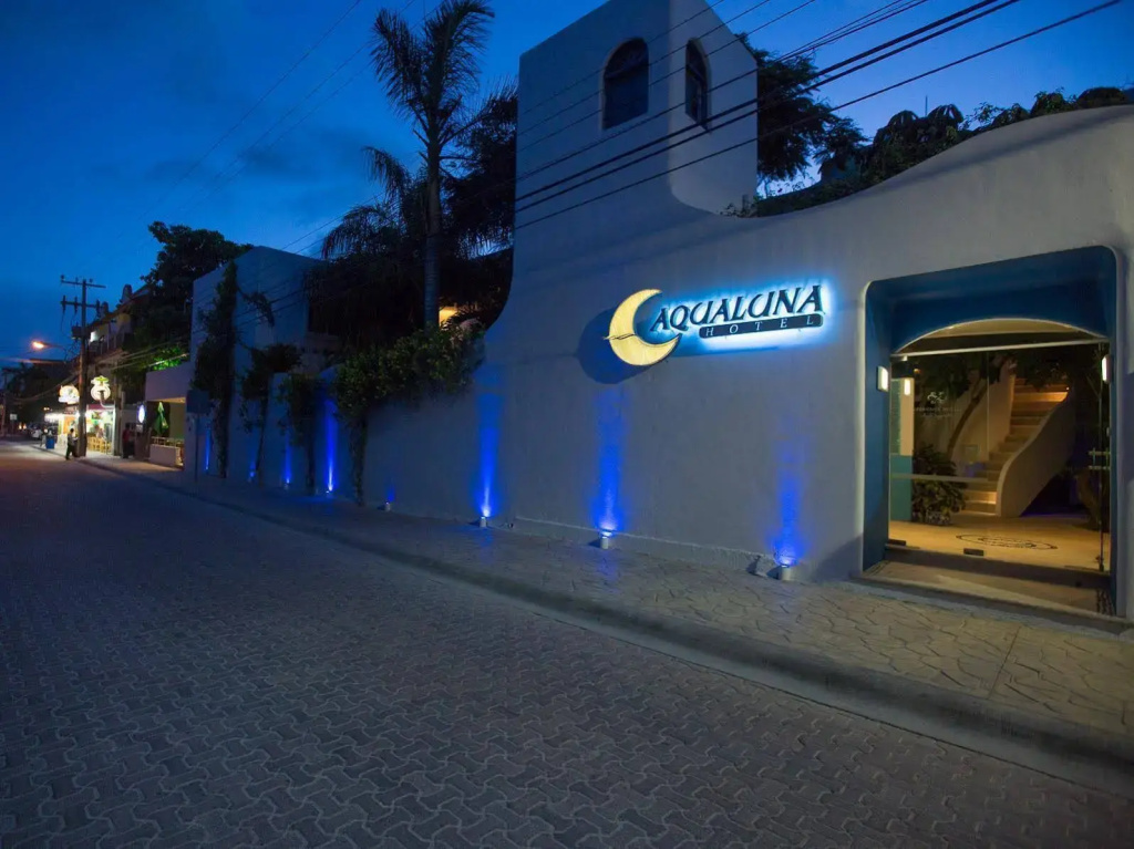 Aqualuna Hotel