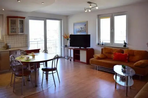 Apartament 2 sypialnie i balkon 500 m od morza