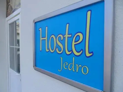 Hostel Jedro