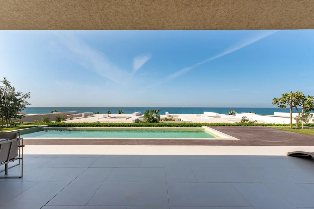 Luxe 4BR Villa Private Pool Beach Al Zorah