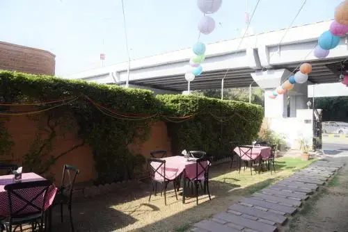 Rukkmani Guest House
